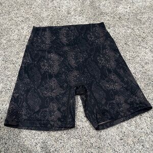 Women’s high waisted Vitality Revive Volley Short - Midnight Serpent